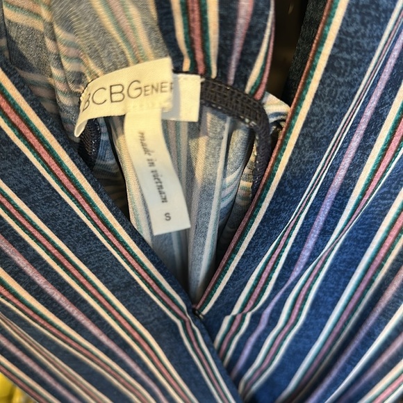 BCBGeneration blue/pink striped v neck/back tie back bodysuit size S - Picture 2 of 3